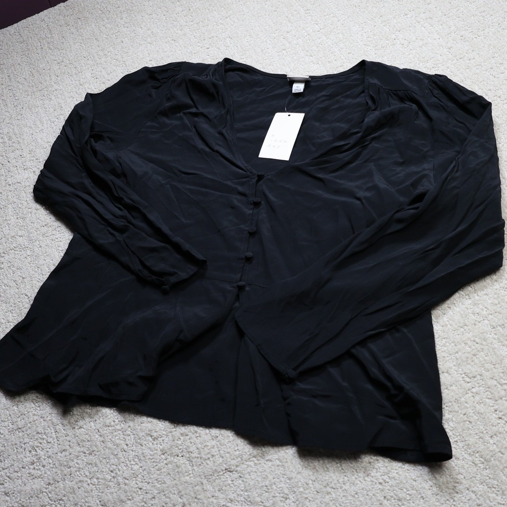 A New Day Womens XL Black Long Sleeve V-Neck Button-Down Blouse NWT